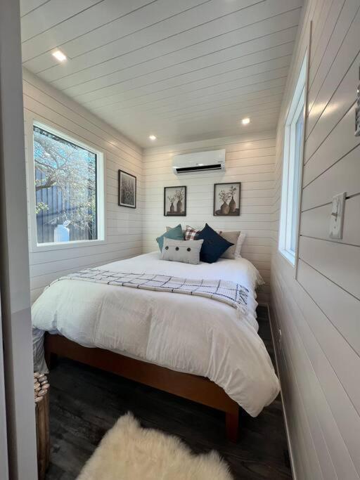 New The Flagship 2 Story Container Home Waco Εξωτερικό φωτογραφία