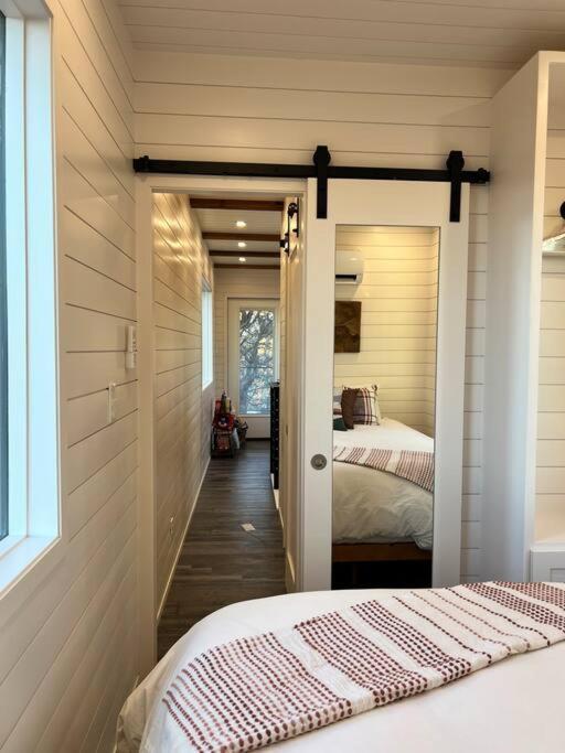 New The Flagship 2 Story Container Home Waco Εξωτερικό φωτογραφία