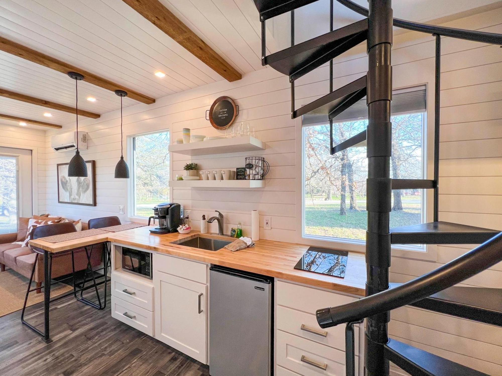 New The Flagship 2 Story Container Home Waco Εξωτερικό φωτογραφία